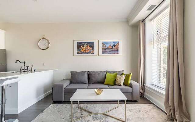 Iconic Rideau 1Bd Unit Balcony Free Parking 3