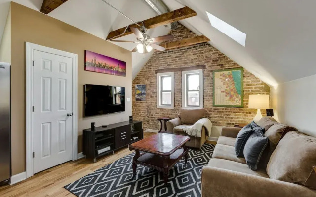 Bright & Lofty Bucktown 1BR by AllSet Turnover