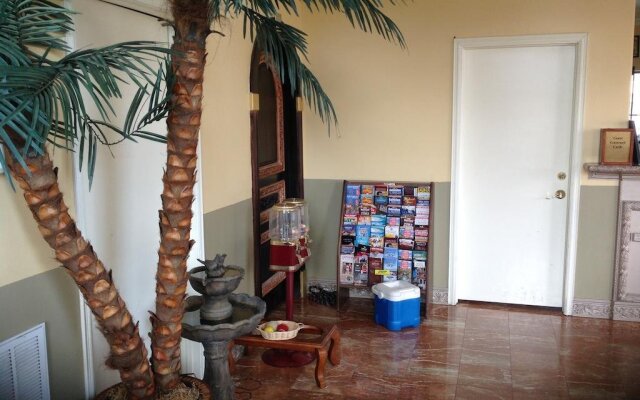 Hometowner Inn And Suites