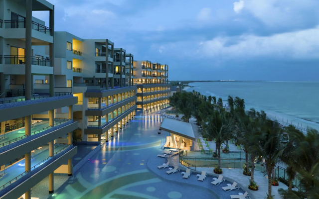 Generations Riviera Maya Family Resort Catamaran, Water Park, All & More Inclusive