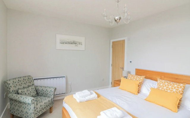 4 The Manor House Hillfield Village