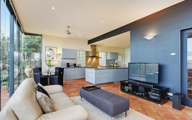 Kylakin on the Derwent River - Rejuvenate Stays