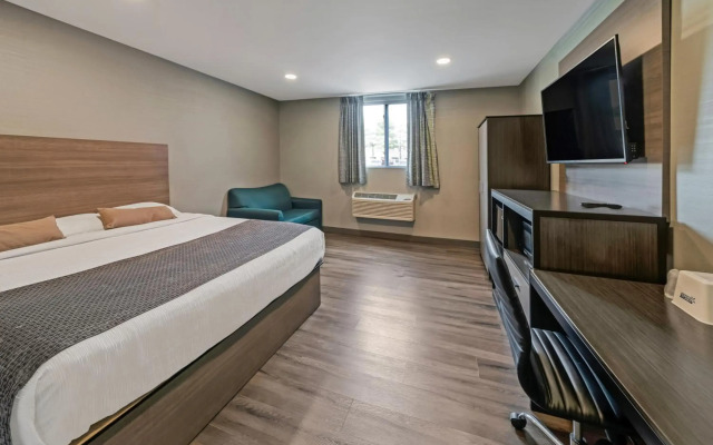 Americas Best Value Inn Foxboro