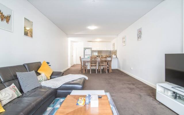 2bed2bath APT at Wolli Creek+P* Close to Airport