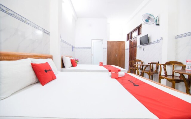 RedDoorz near Bau Cat Residence