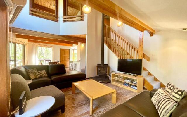 Sublime Cedar Lodge Leura