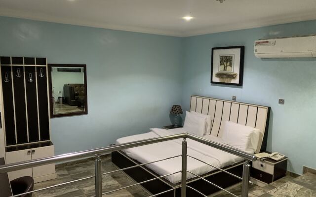 Islanders Lounge and Hotel