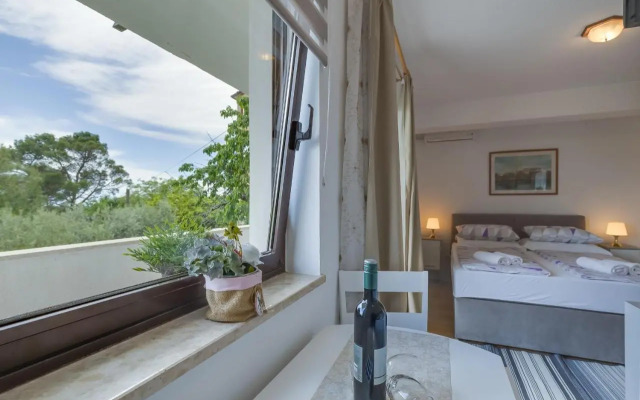 Apartment Dado