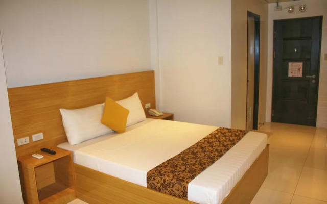 LuxeLite Suites Pasay