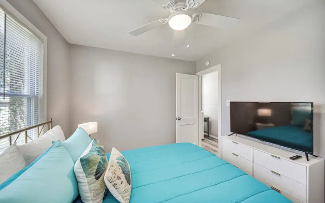 Charming Hampton Home Near Downtown & Beaches!