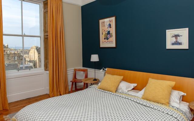 Stunning 4 Bedroom Central Edinburgh