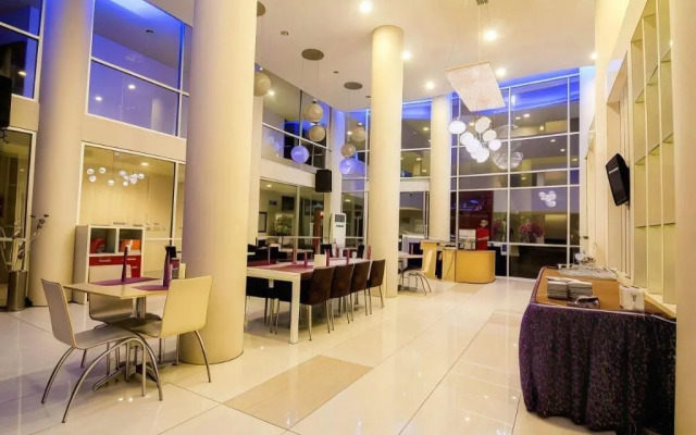 Royal Hotel n' Lounge