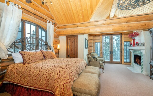 Hilltop Hideaway by Exceptional Stays