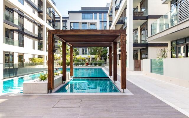 Upscale 3BR Apartment In Prime Location - City Walk