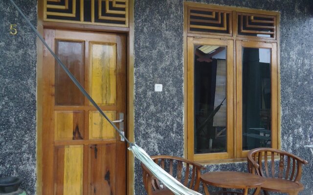 Coral Voice1 Homestay & Bar