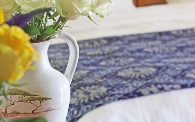 Olesamara Collection