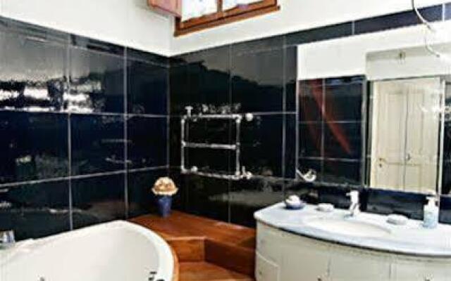 Lambertesca Halldis Apartments