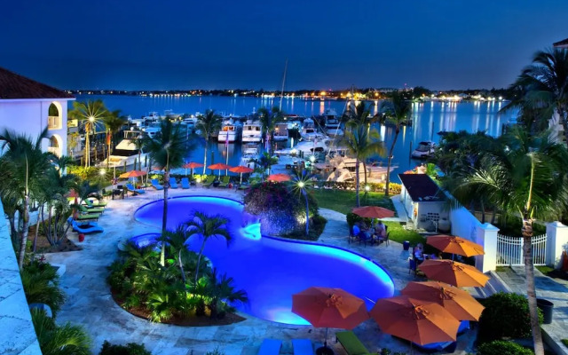 Paradise Harbour Club & Marina