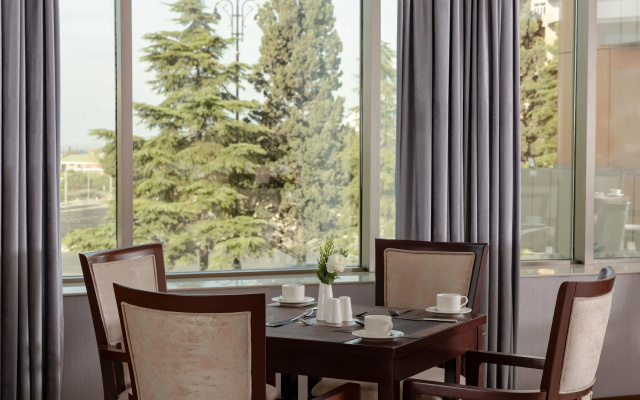 Ramada Plaza By Wyndham Gence