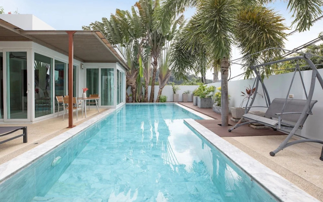 Miami-Style 2BR Pool Villa Janine Kamala