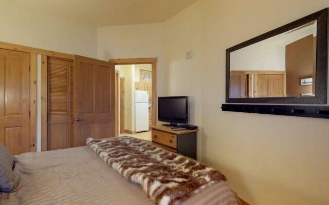 1 Bedroom Colorado Vacation Rental in River Run Village Steps from the Summit Express Gondola
