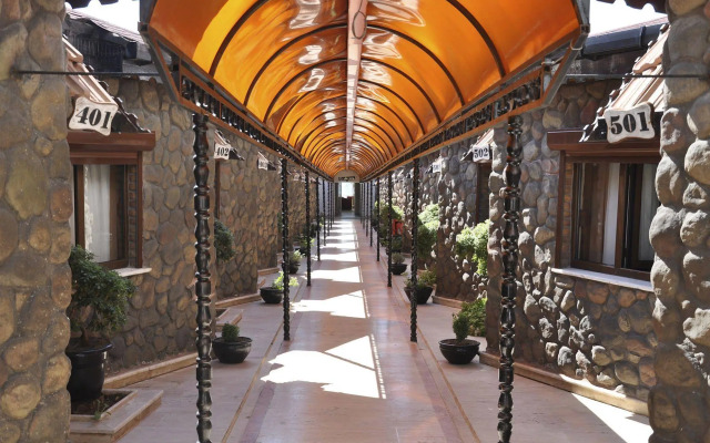 Ronax Hotel