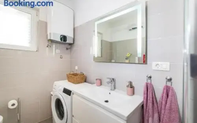 Apartment Višnja