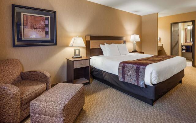 Crandon Inn and Suites