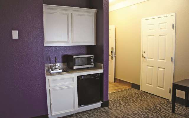 La Quinta Inn & Suites by Wyndham Pearland - Houston South