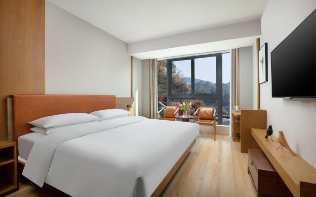 voco Thousand Island Lake by IHG