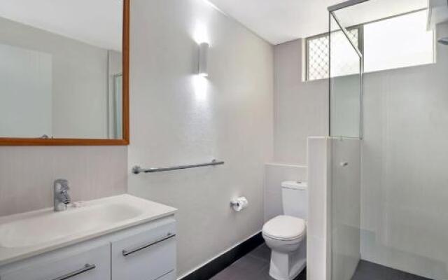 Beachcomber Unit 4,- Beachside Unit -