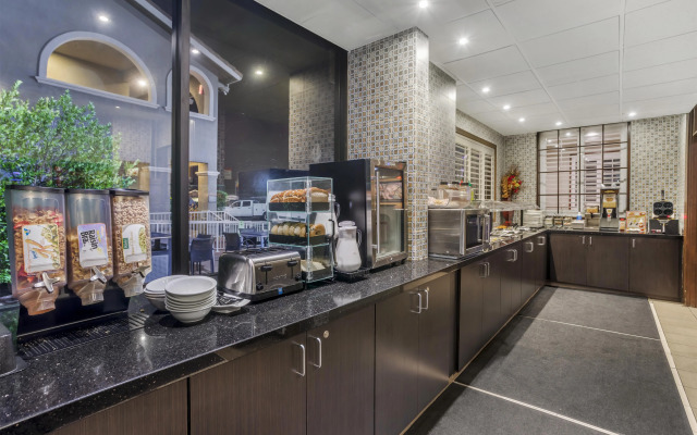 Best Western Plus Brookside Inn