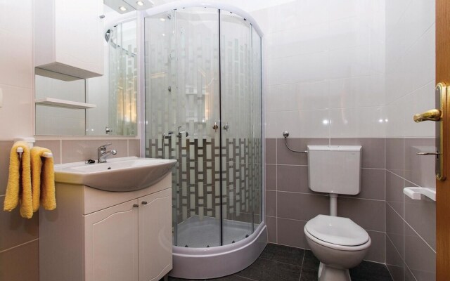 Beautiful Home in Nedescina With Wifi and 7 Bedrooms