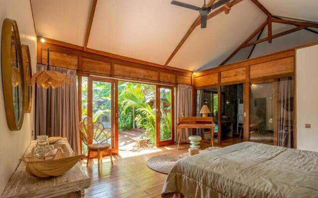 Secret River Villa - Luxury Villa 5 Bedrooms - Kerobokan - Canggu