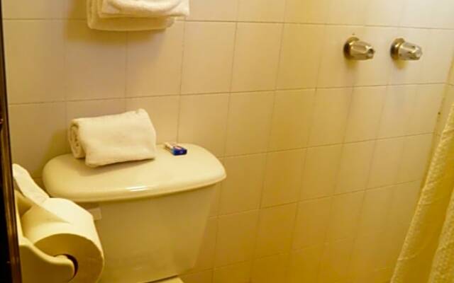 #35 Bungalow Seaside Hotel & Victors RV Park