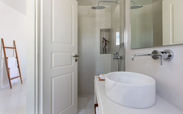 Ammothines Cycladic Suites