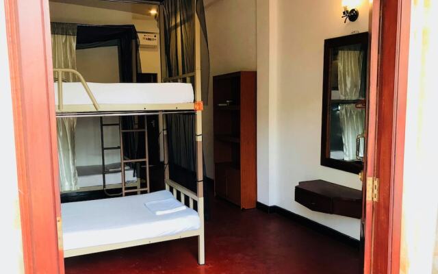 Space Garden Hostel Mirissa - Adults Only