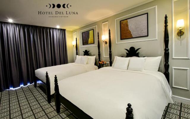 Hotel Del Luna