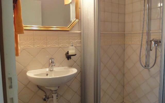 3 Camere