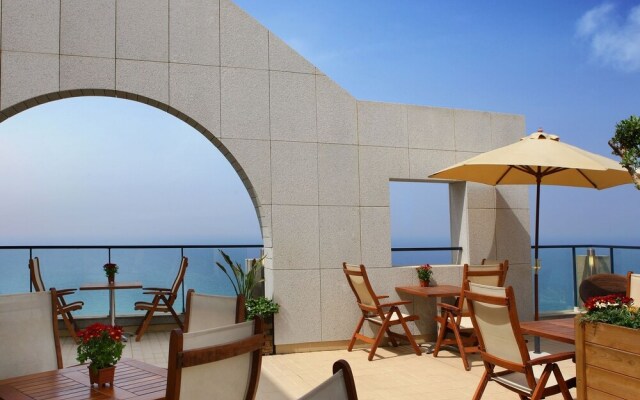 Raouche Arjaan by Rotana Hotel