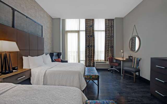 Hampton Inn & Suites Austin @ The University / Capitol