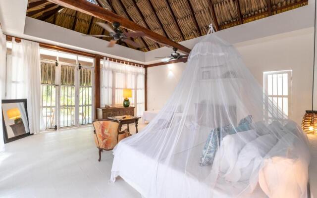 Isla Rosa Boutique by NOMAD GURU