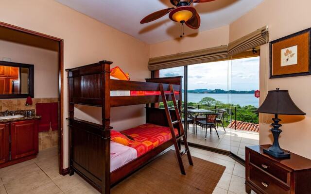 Big Hillside Villa in Potrero With Pool and Panoramic Ocean Views - фото 5