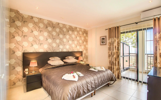Hill View Restaurant & Apartments