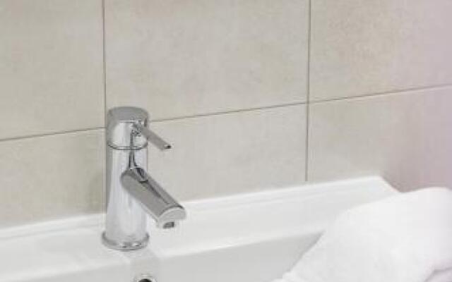 4U Lisbon Airport Suites