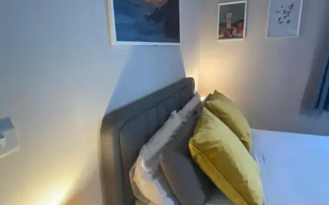 Pier House Room 1
