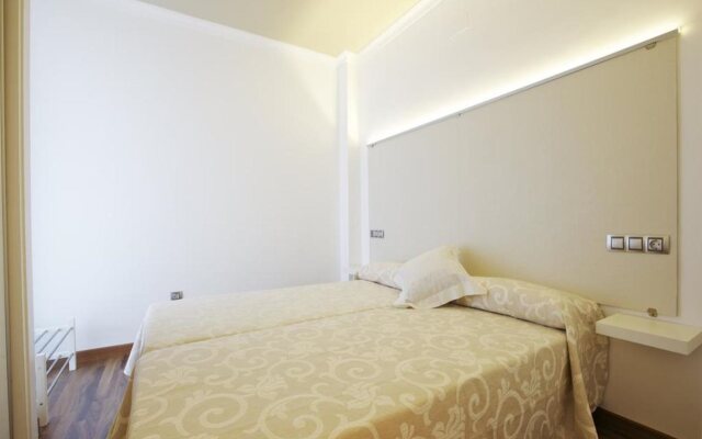 Apartamentos Senabre Palais