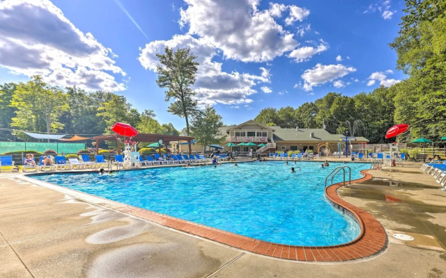 Pet-friendly Home w/ Deck at Big Bass Lake!