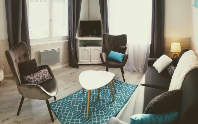 TERRASSE -100 m PLAGE - GRAND APPARTEMENT-8 PERS