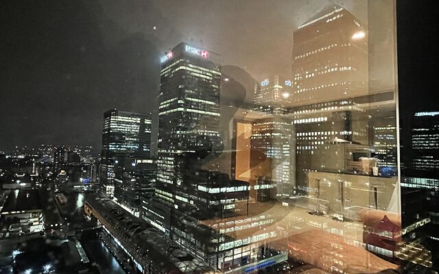 Stunning View 2 Bed Apartment - Canary Wharf City